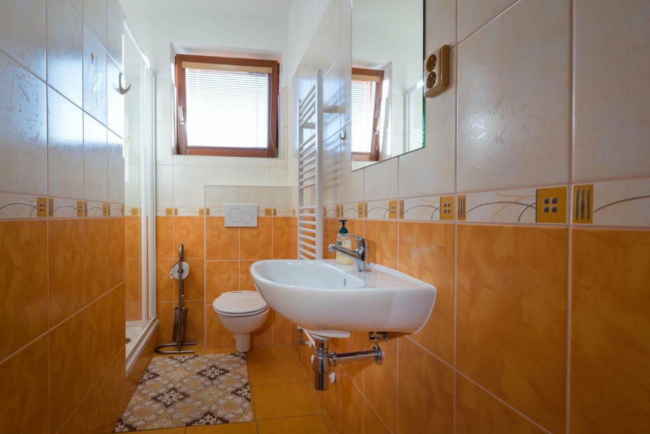 Villa Dam Lipótszentmiklós Kültér fotó